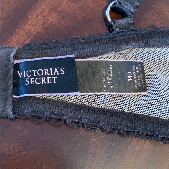 Victoria Secret Push-up Bra - Picture 3 of 3